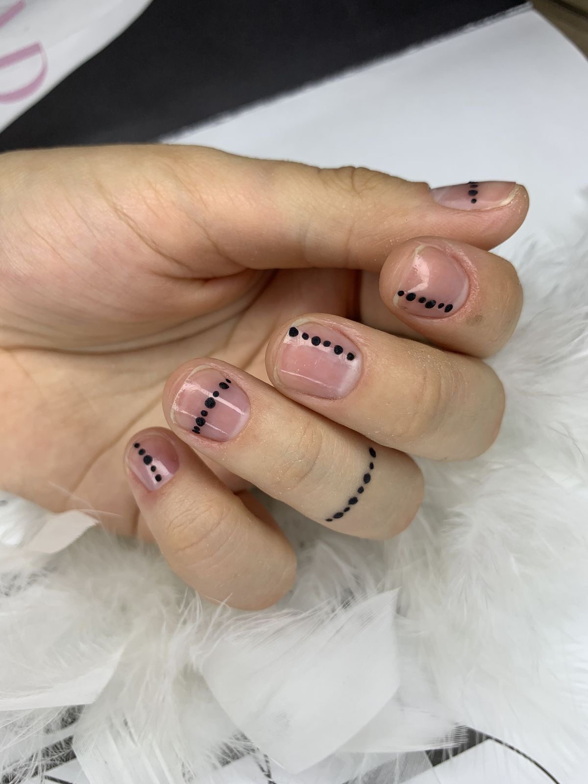 Halal manicure — water-permeable henna finish